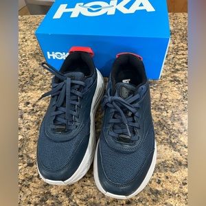 U Bondi L    US w 7.5    US m 6.5   In box like new USED USED USED